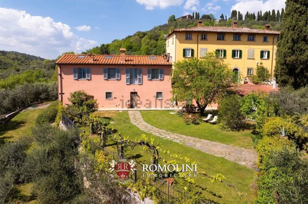 casa indipendente in vendita ad Arezzo in zona Pescaiola