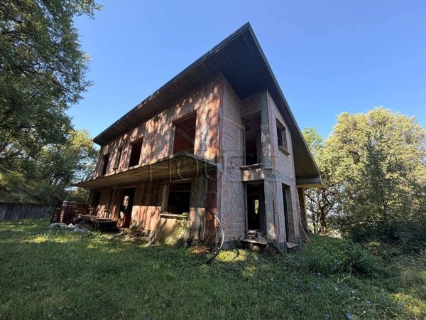 casa indipendente in vendita ad Arezzo in zona San Firenze-Fonte di Sala