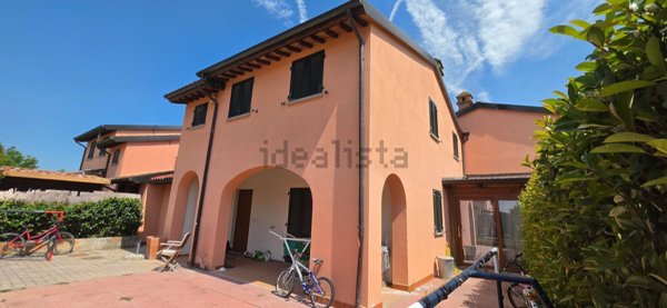 casa semindipendente in vendita ad Arezzo