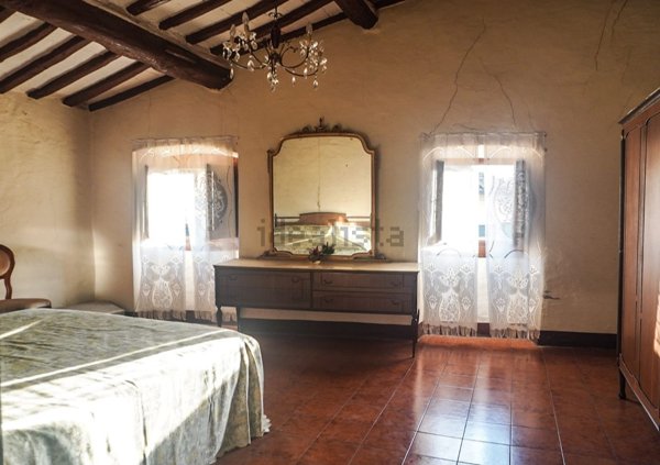 casa indipendente in vendita ad Arezzo in zona Marcena
