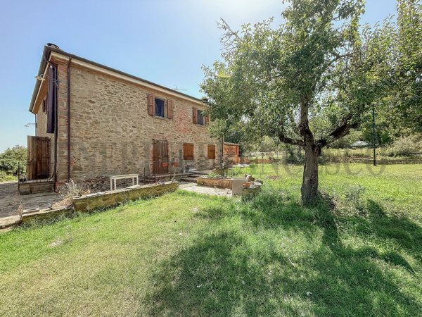 casale in vendita ad Arezzo in zona Pescaiola