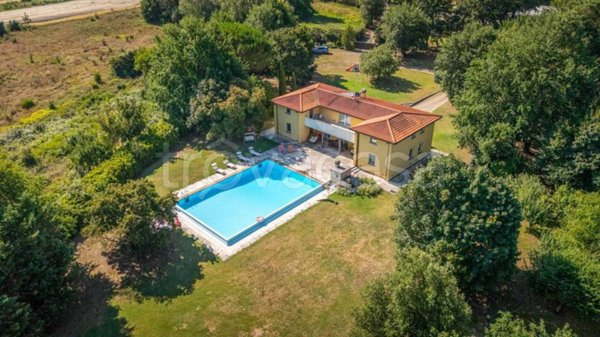 casa indipendente in vendita ad Arezzo in zona Centro Città