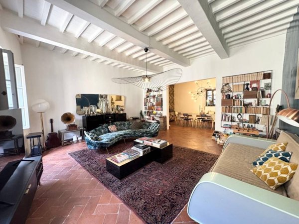casa indipendente in vendita ad Arezzo in zona Centro Città