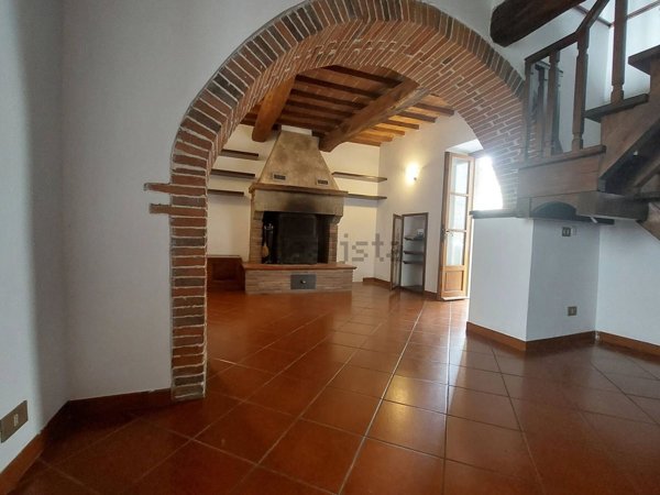 casa indipendente in vendita ad Arezzo