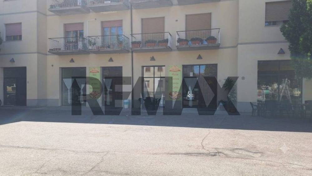 locale commerciale in vendita ad Arezzo in zona San Clemente