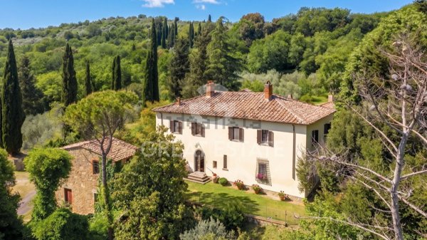 casa indipendente in vendita ad Arezzo in zona Centro Città