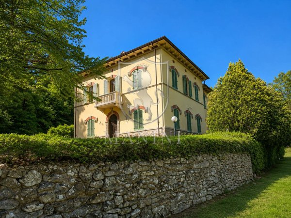 casa indipendente in vendita ad Arezzo in zona Marcena
