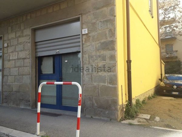 locale commerciale in vendita ad Arezzo