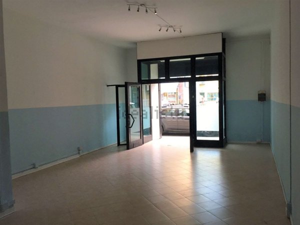 locale commerciale in vendita ad Arezzo