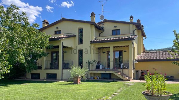 casa indipendente in vendita ad Arezzo in zona Santa Firmina