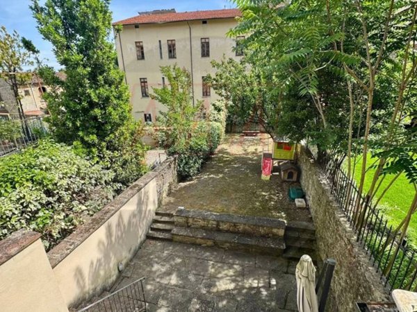 casa indipendente in vendita ad Arezzo in zona Centro Città
