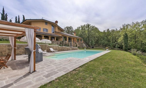 casa indipendente in vendita ad Arezzo