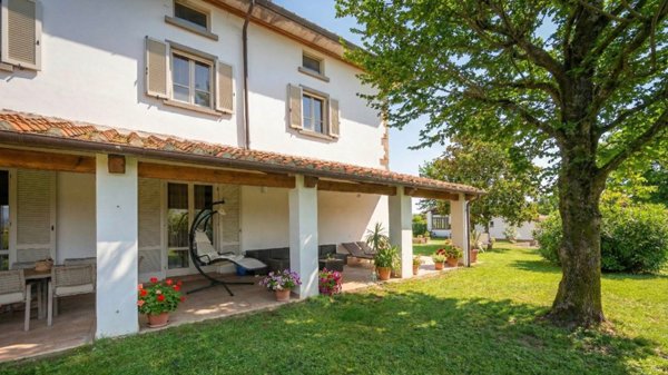 casa indipendente in vendita ad Arezzo in zona Ponte Alla Chiassa