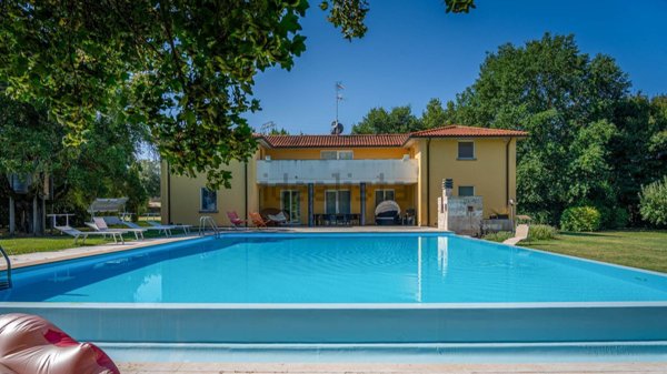 casa indipendente in vendita ad Arezzo