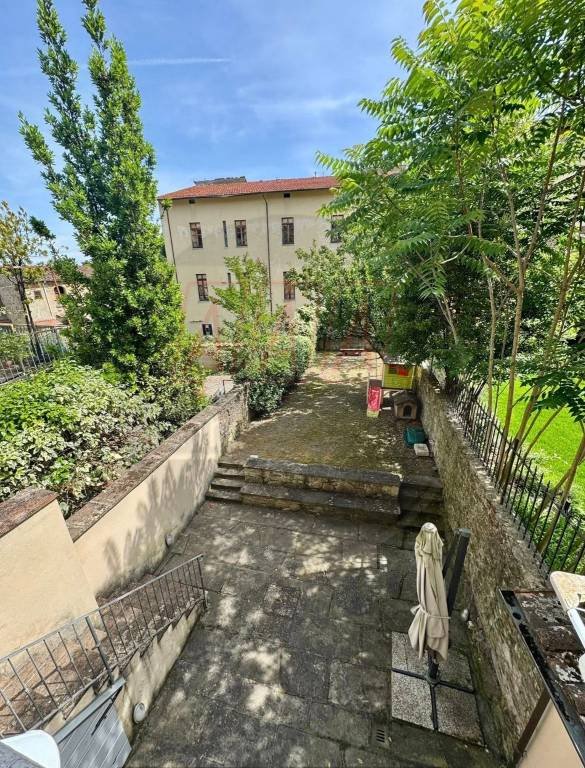 casa indipendente in vendita ad Arezzo in zona Centro Città