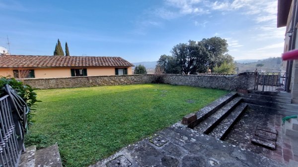 casa indipendente in vendita ad Arezzo in zona Vignale