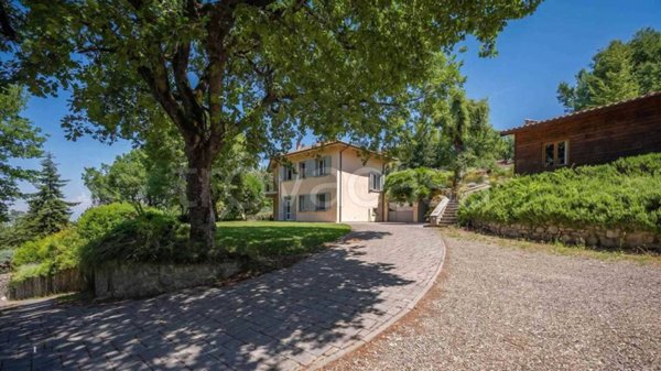 casa indipendente in vendita ad Arezzo in zona San Firenze-Fonte di Sala