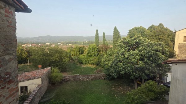 casa indipendente in vendita ad Arezzo in zona Centro Città