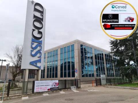 negozio in vendita ad Arezzo in zona Fiorentina