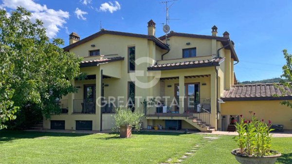 casa indipendente in vendita ad Arezzo in zona Agazzi