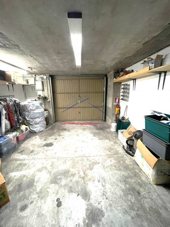 box auto in vendita ad Arezzo