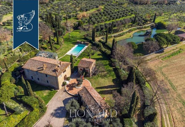casa indipendente in vendita ad Arezzo in zona Puliciano
