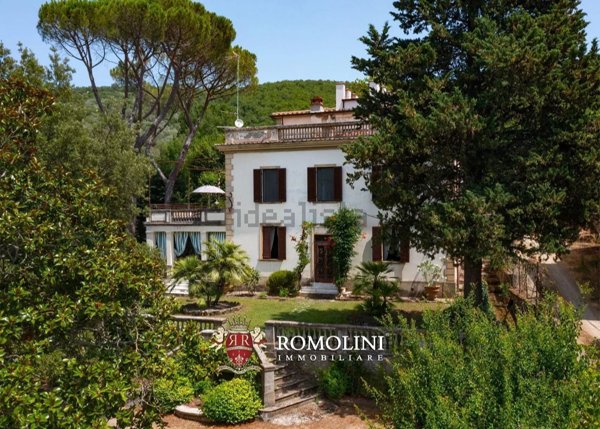 casa indipendente in vendita ad Arezzo in zona Bagnoro