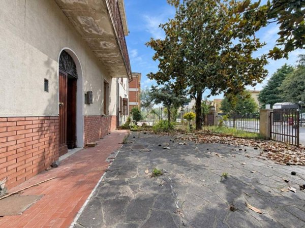 casa indipendente in vendita ad Arezzo in zona Fiorentina