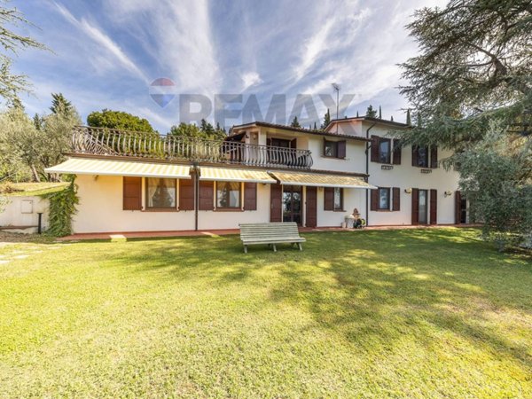 casa indipendente in vendita ad Arezzo in zona Puliciano