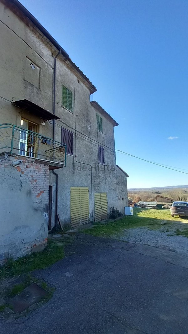 appartamento in vendita ad Arezzo in zona Puliciano