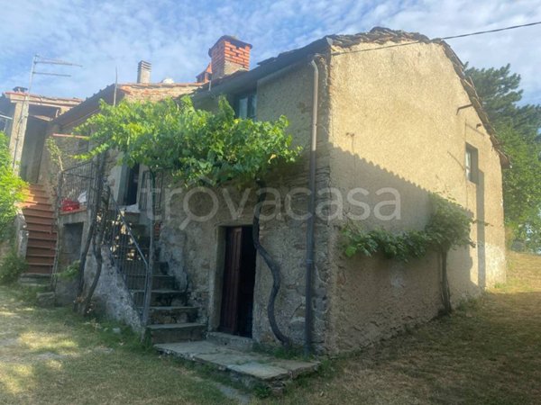 casa indipendente in vendita ad Arezzo in zona Palazzo del Pero