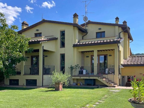 casa indipendente in vendita ad Arezzo in zona Santa Firmina
