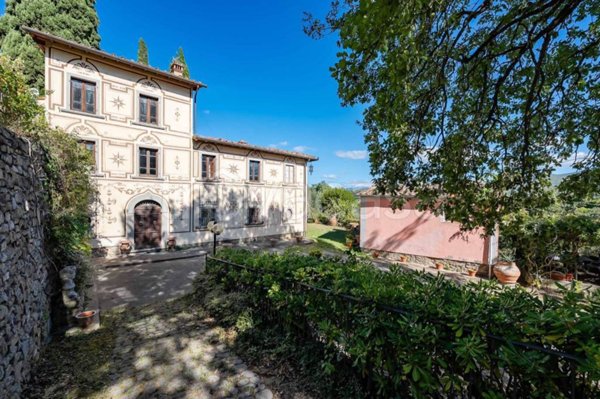 casa indipendente in vendita ad Arezzo in zona Staggiano