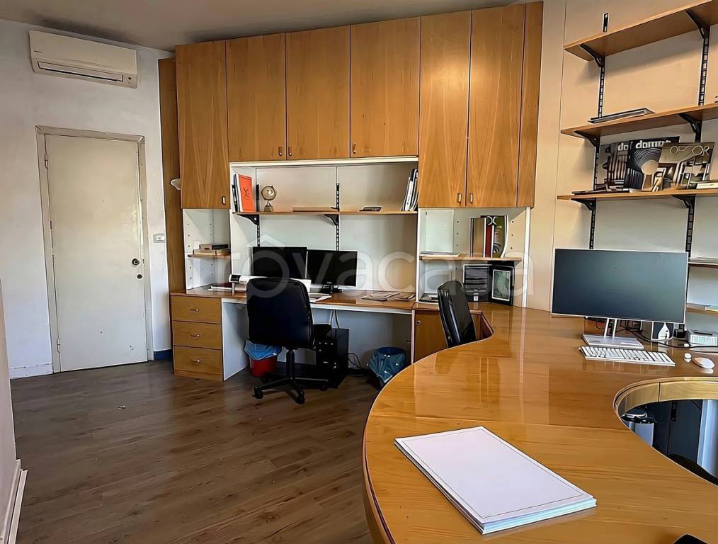 ufficio in vendita ad Arezzo in zona Centro Città