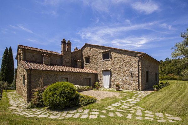 casa indipendente in vendita ad Arezzo in zona Staggiano