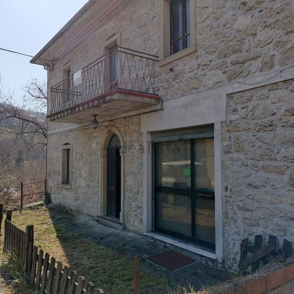casa indipendente in vendita a Badia Tedalda