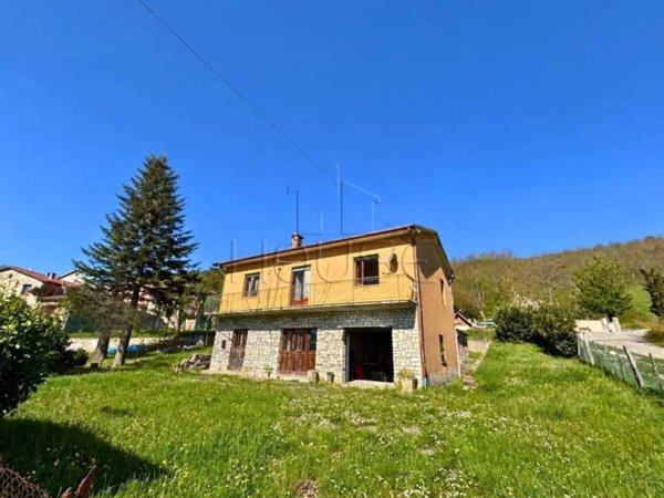 casa indipendente in vendita a Badia Tedalda in zona Fresciano