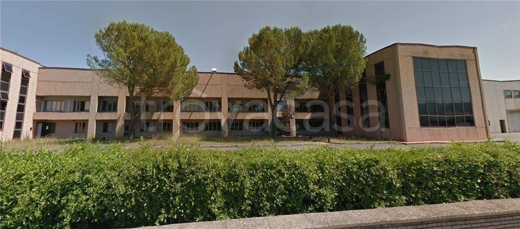 locale commerciale in vendita a Bibbiena