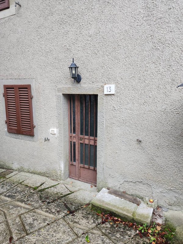 casa indipendente in vendita a Bibbiena in zona Banzena