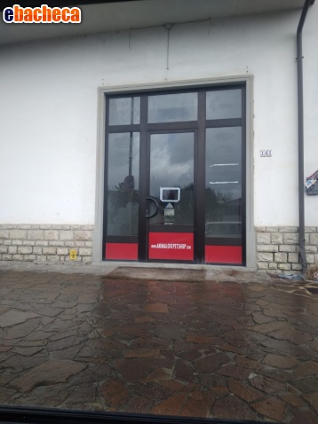 locale commerciale in vendita a Bibbiena