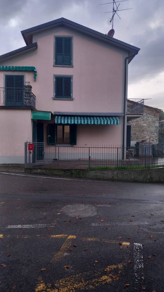 casa indipendente in vendita a Bibbiena in zona Terrossola