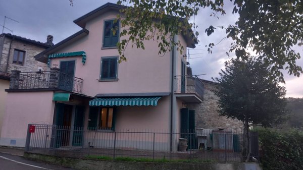 casa indipendente in vendita a Bibbiena in zona Terrossola