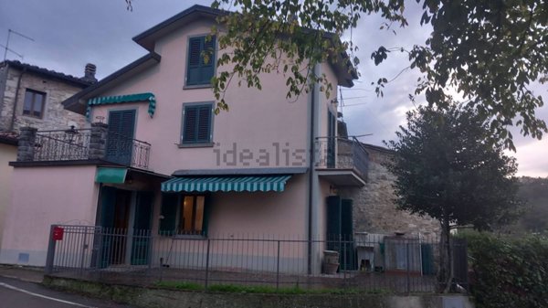 casa indipendente in vendita a Bibbiena in zona Terrossola