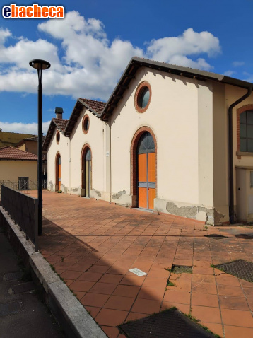 locale commerciale in vendita a Bibbiena in zona Soci