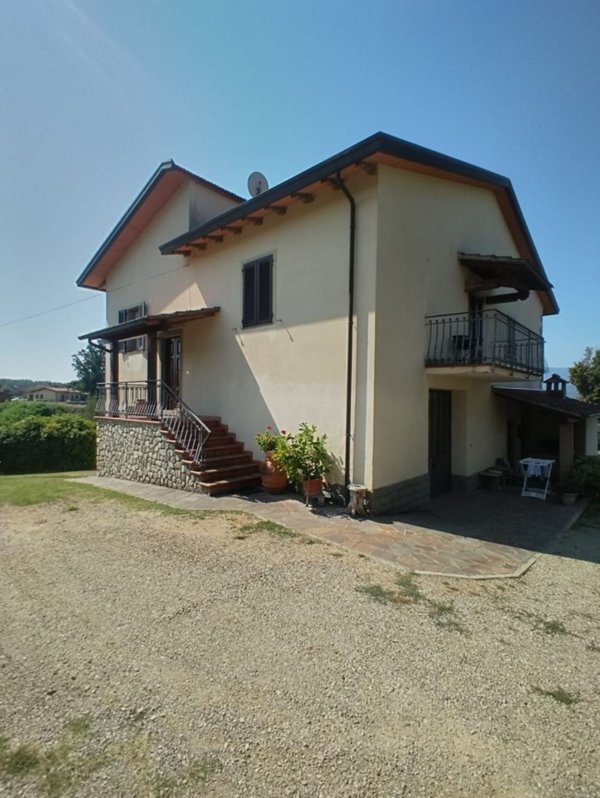 casa indipendente in vendita a Bibbiena in zona Soci