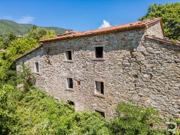 casa indipendente in vendita a Bibbiena in zona Giona