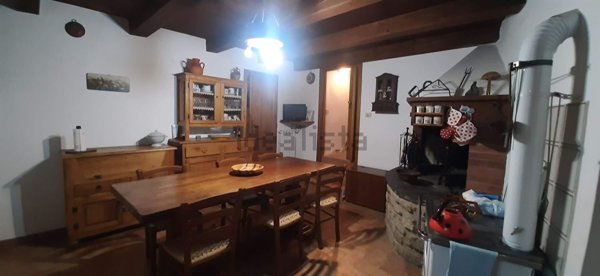 casa indipendente in vendita a Bibbiena in zona Marciano