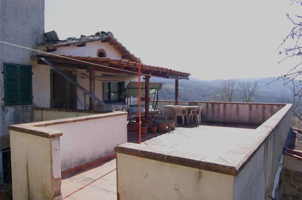 casa indipendente in vendita a Bibbiena in zona Banzena
