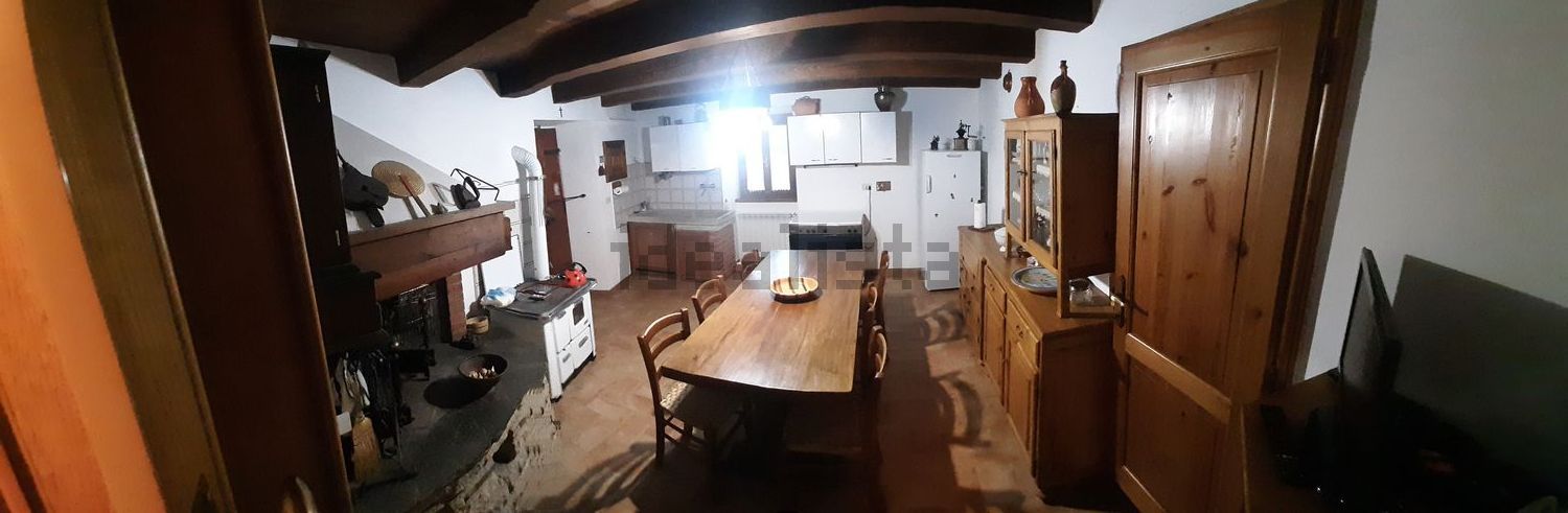 casa indipendente in vendita a Bibbiena in zona Marciano