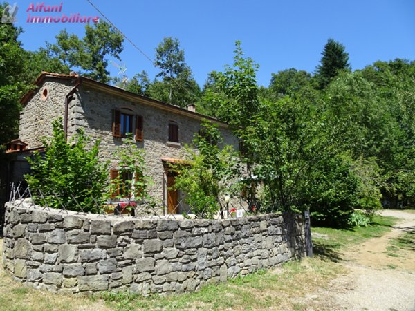 casa indipendente in vendita a Bibbiena in zona Serravalle